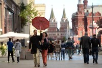 Восемь из десяти россиян чувствуют себя безопасно в своем населенном пункте, при этом, чем он меньше, тем увереннее жители говорят о безопасности (Москва, Санкт-Петербург, города-миллионники – 75%, село –  84%)