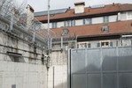 В Швейцарии в тюрьме «Ла Промнад» начался тотальный обыск