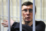 Президент Украины Янукович помиловал 6 человек
