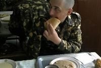 Российских солдат запретили кормить «неблагородными» кашами