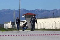 В Греции 6 боевиков напали на тюрьму в  городе Трикала