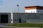 Во Франции в следственном изоляторе «Де Круазетт»  заключенный покончил с собой
