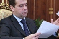 Медведев разрешил общественному совету контролировать полицейских