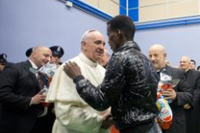Папа Римский Франциск омыл ноги 12 несовершеннолетним из римской тюрьмы «Казаль дель Мармо»