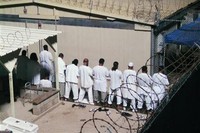 В «Гуатанамо» более 10 заключенных объявили голодовку