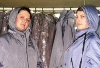 Украинские женщины-заключенные начали шить плащи