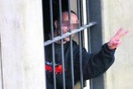 Во Франции преступные группировки угрожают семьям заключенных