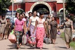 В Бирме освобождены более 800 политзаключенных